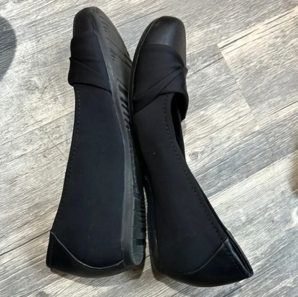 Black flat shoes and loafers - Picture 3 of 5